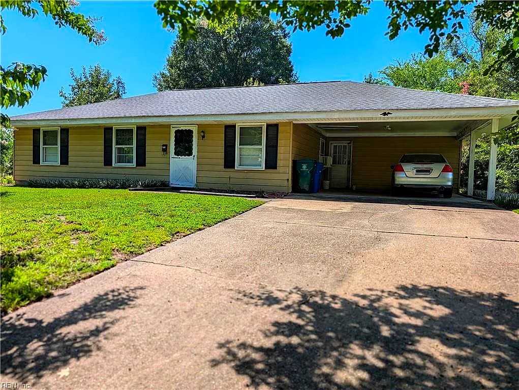 493 Pamela DR, NEWPORT NEWS VA 23601 - Main photo