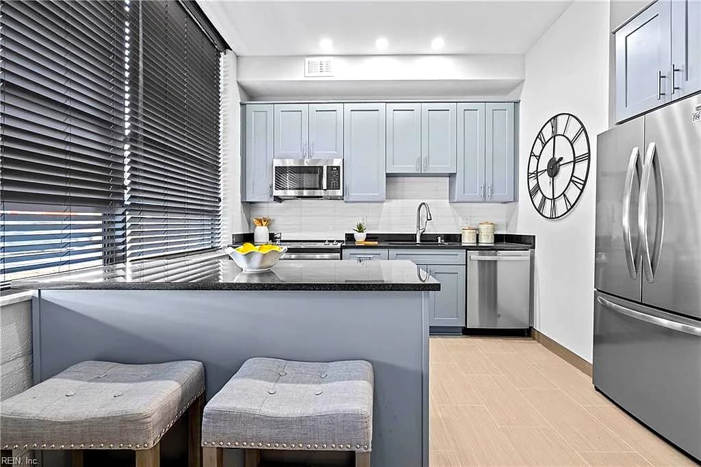 3611 Colley AVE #203, NORFOLK VA 23508 thumb 6
