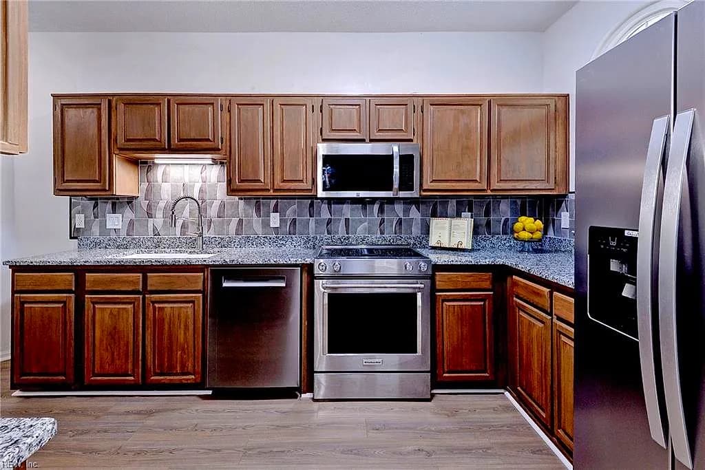 1369 Lake DR, NEWPORT NEWS VA 23602 thumb 12
