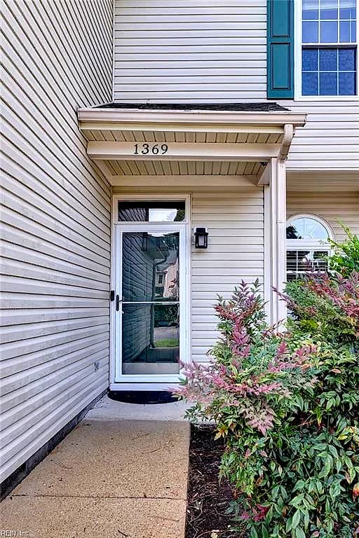 1369 Lake DR, NEWPORT NEWS VA 23602 - Photo 4