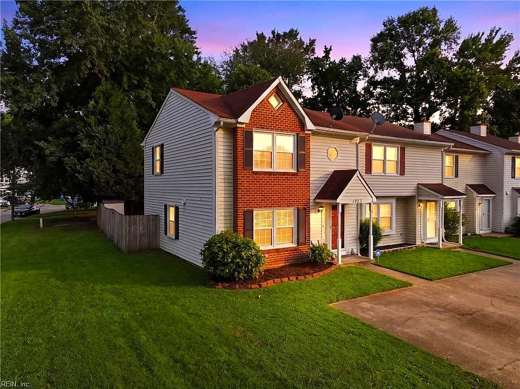 1923 Devonwood CMN, CHESAPEAKE VA 23320 - Photo 3