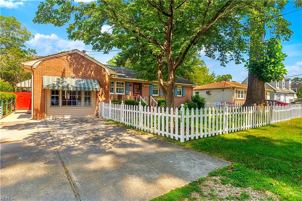 2036 English AVE, CHESAPEAKE VA 23320 - Photo 4