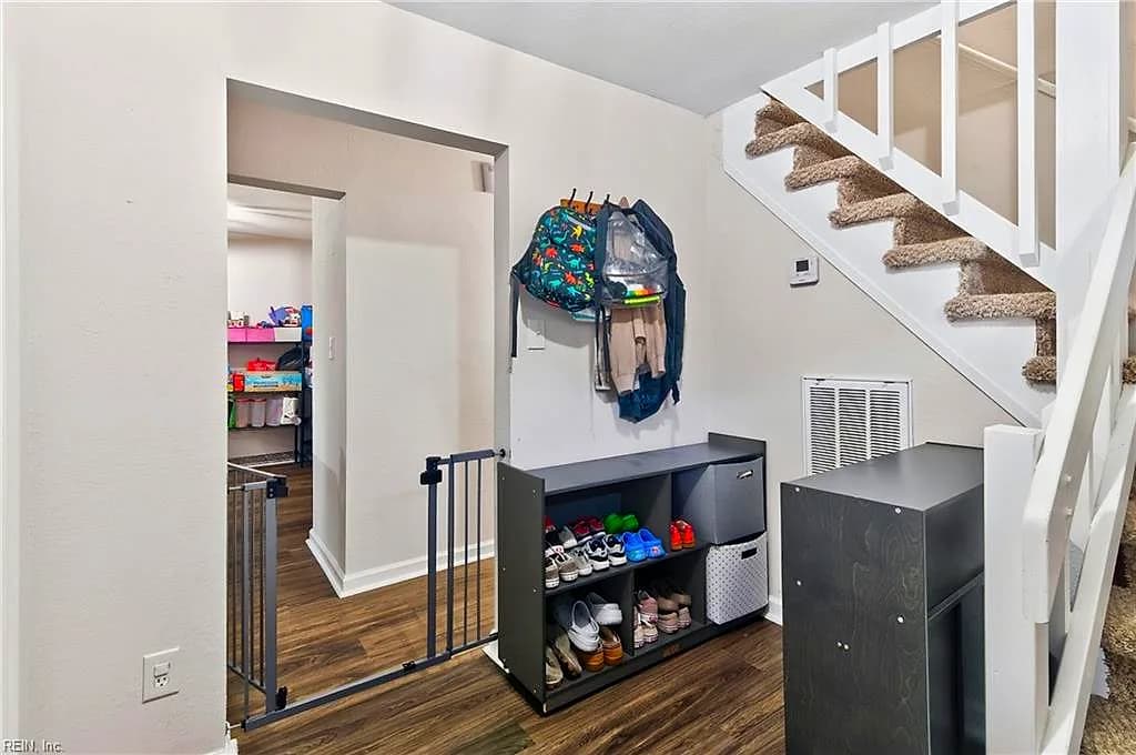 37 Londonshire TER, HAMPTON VA 23666 - Photo 5