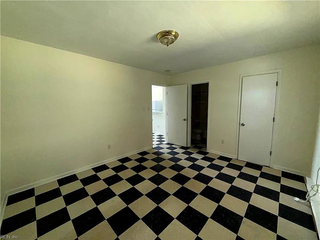 2828 E Ocean View AVE, NORFOLK VA 23518 thumb 6