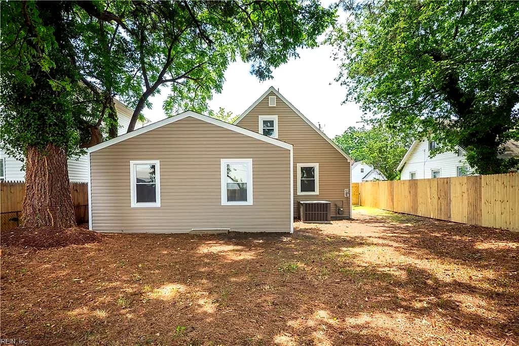 7534 Yorktown DR, NORFOLK VA 23505 thumb 12