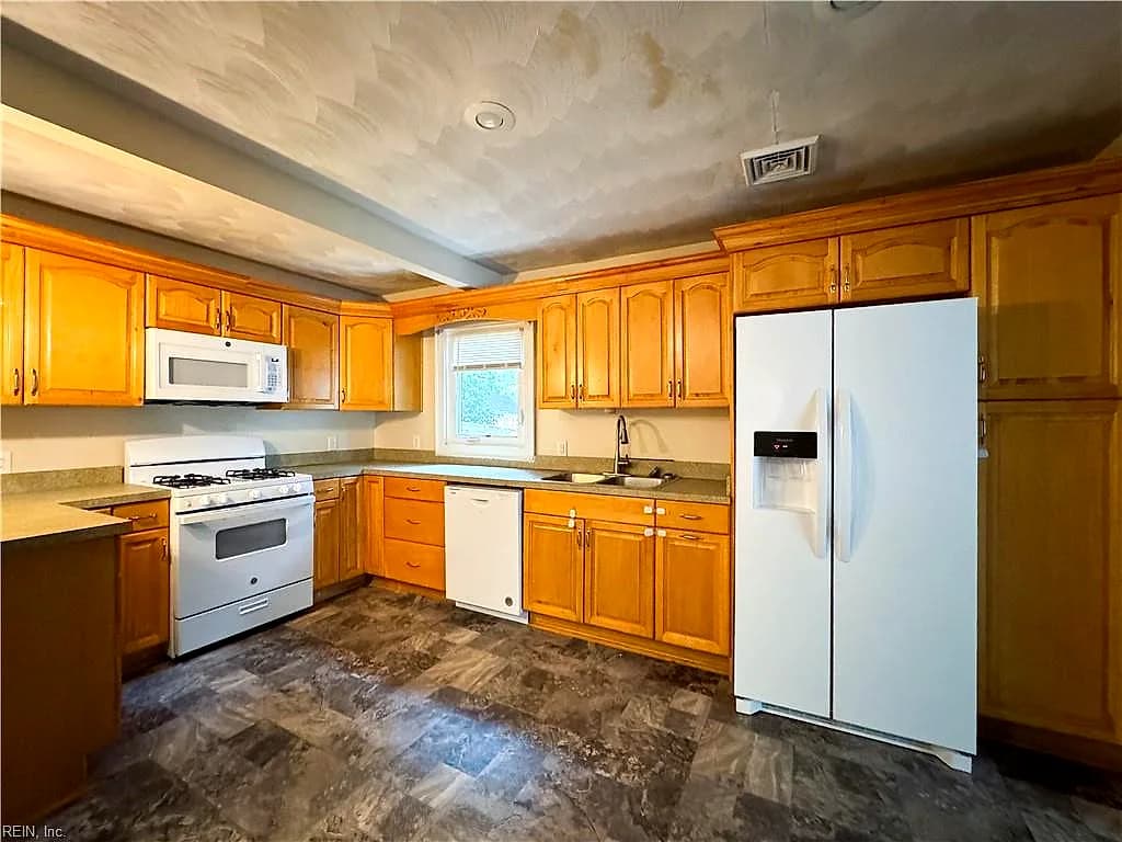 409 E Lorengo AVE, NORFOLK VA 23503 thumb 9