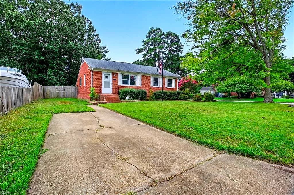 130 Albany DR, HAMPTON VA 23666 - Photo 5
