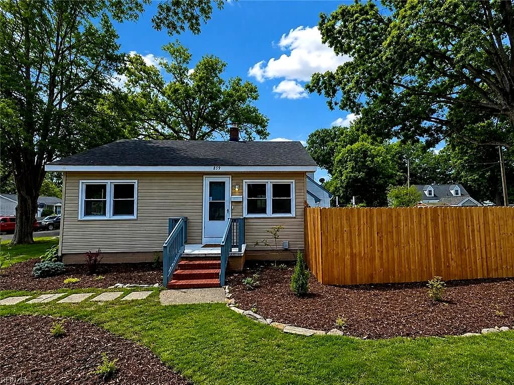 859 Alma DR, NORFOLK VA 23518 - Main photo