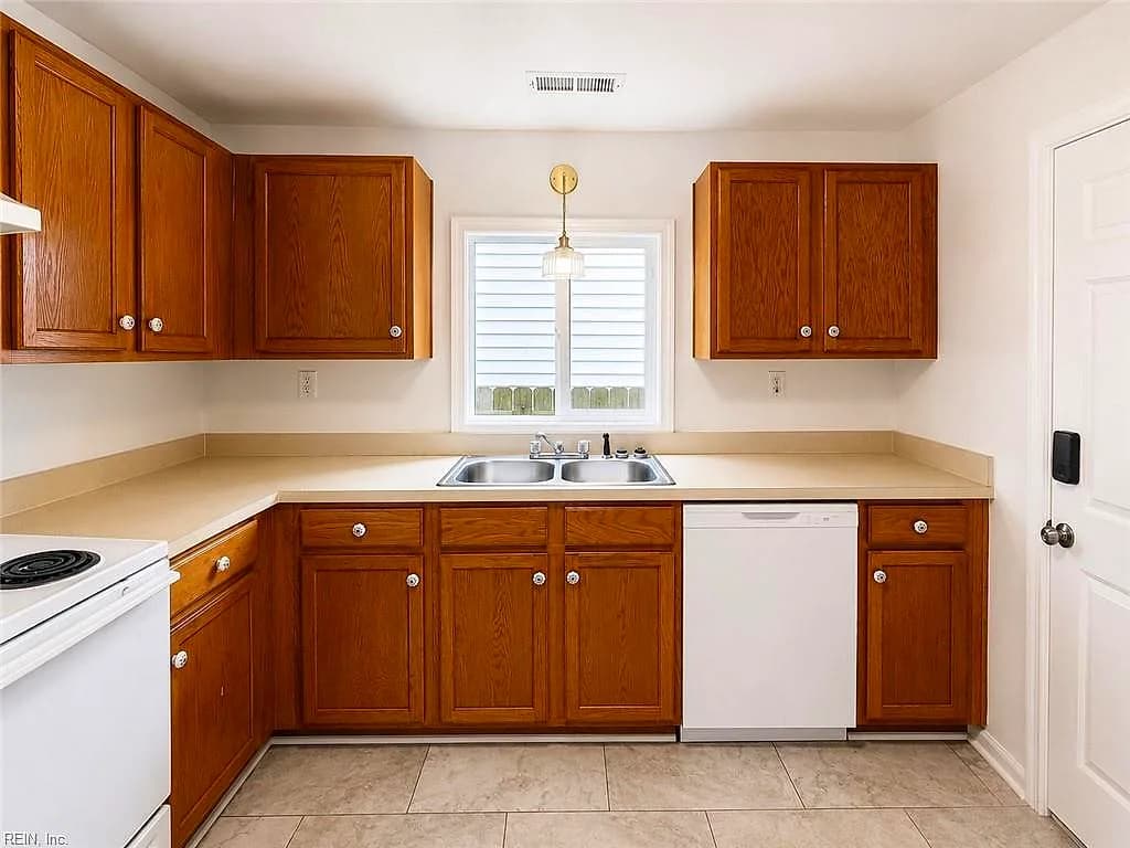 859 Alma DR, NORFOLK VA 23518 thumb 6