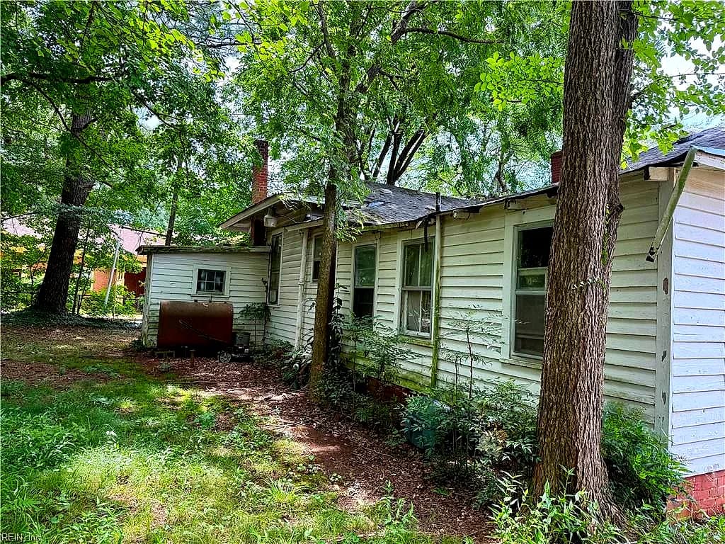 605 N Marshall ST, CHASE CITY VA 23924 - Photo 3
