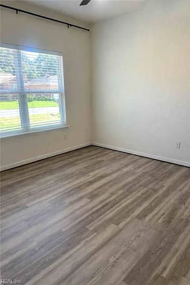 2025 English AVE, CHESAPEAKE VA 23320 thumb 12