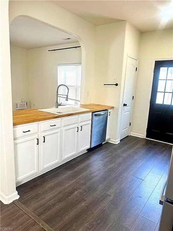 2025 English AVE, CHESAPEAKE VA 23320 thumb 6