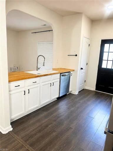 2025 English AVE, CHESAPEAKE VA 23320 thumb 7