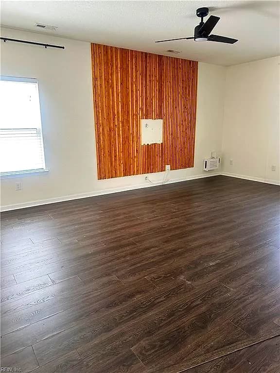 2025 English AVE, CHESAPEAKE VA 23320 thumb 9