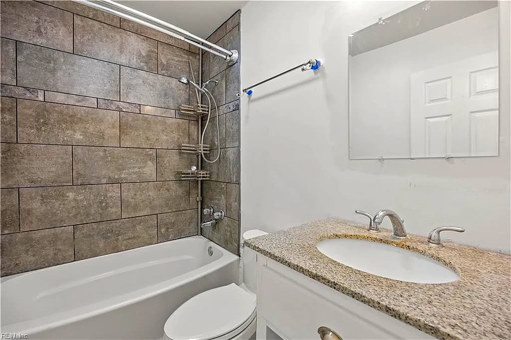 8239 Redwood CIR, NORFOLK VA 23518 thumb 12