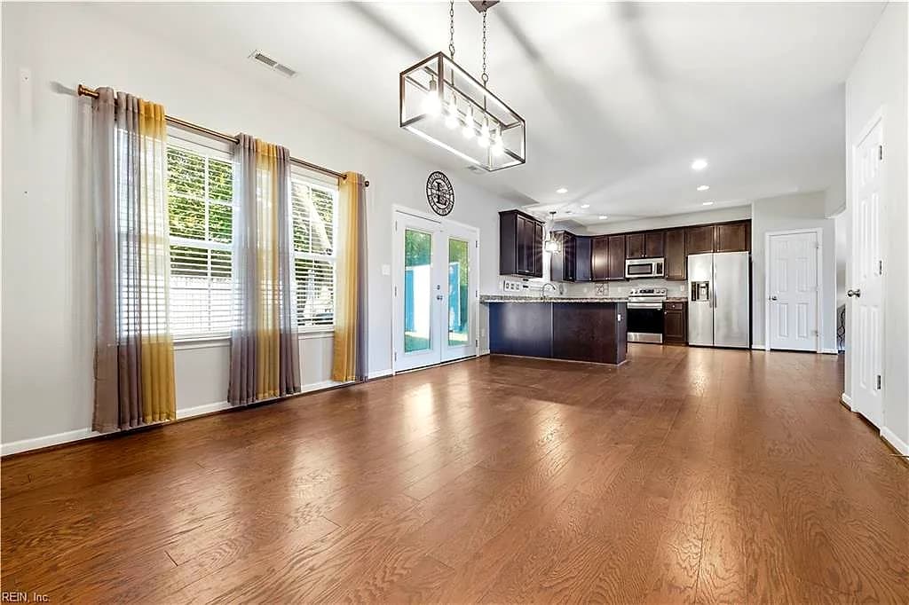 6936 Gregory DR, NORFOLK VA 23513 - Photo 4