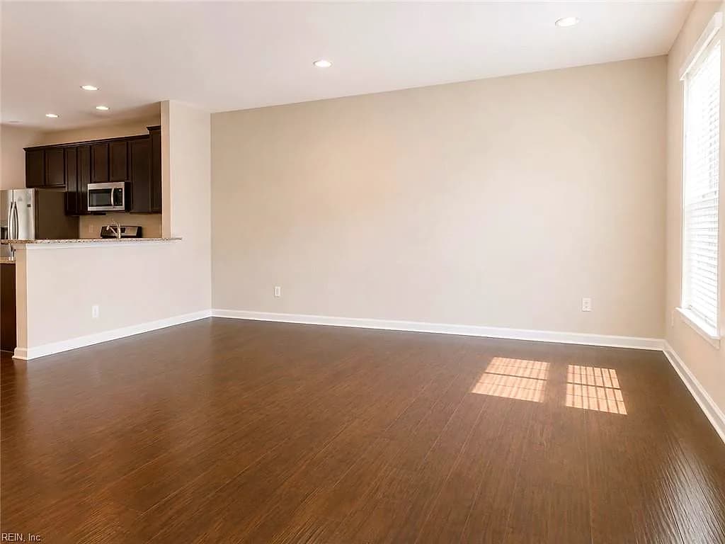 511 Waterside DR #115, HAMPTON VA 23666 thumb 12