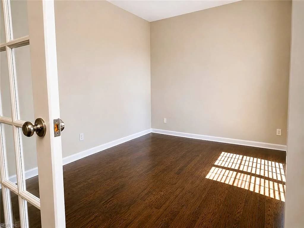 511 Waterside DR #115, HAMPTON VA 23666 - Photo 4