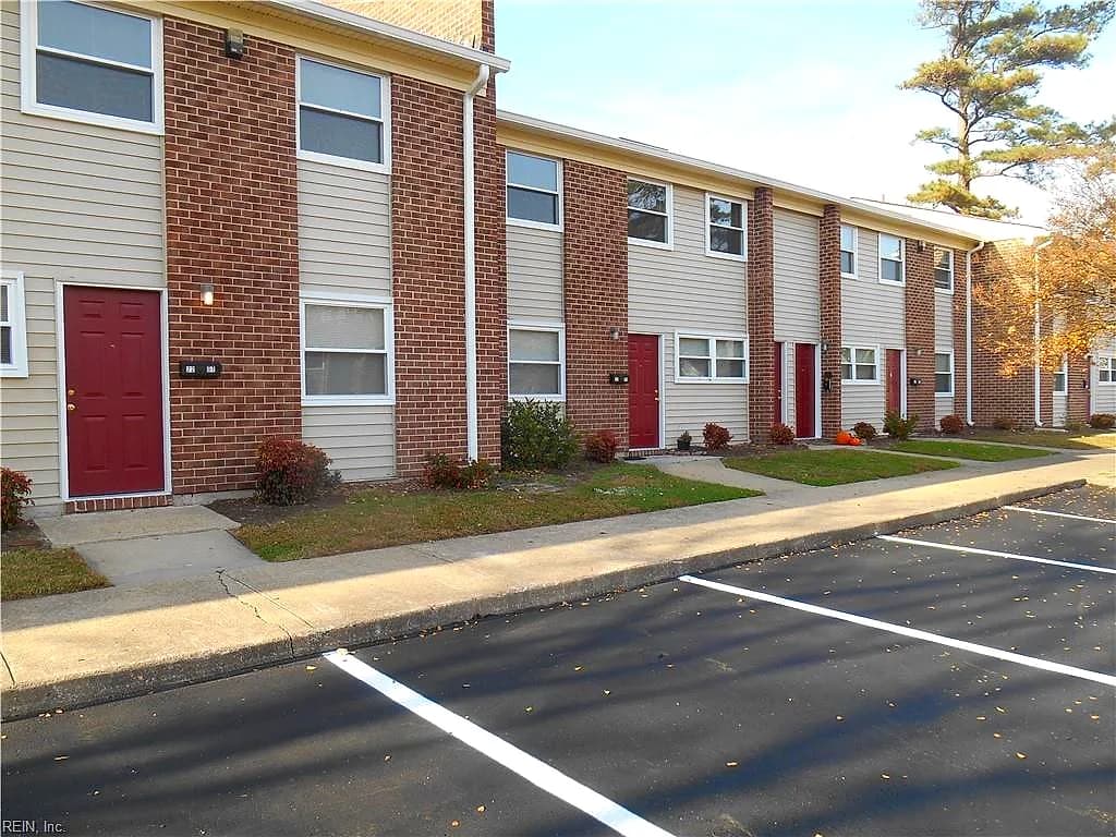 2237 Pine Shore CT, VIRGINIA BEACH VA 23455 - Photo 2