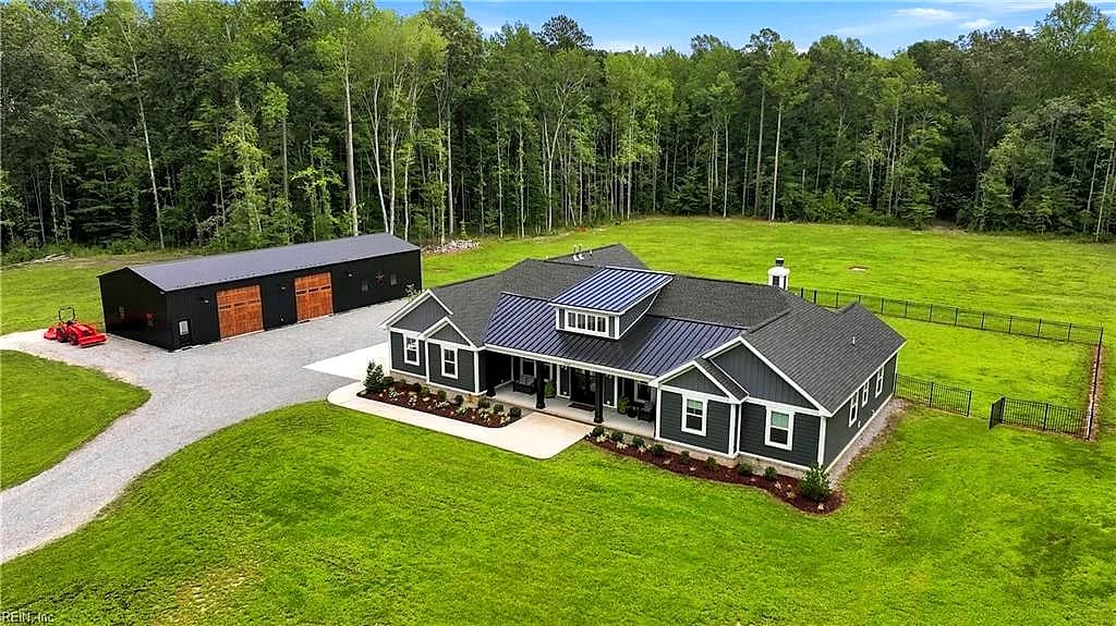 3959 Bunch Walnuts RD, CHESAPEAKE VA 23322 - Photo 3