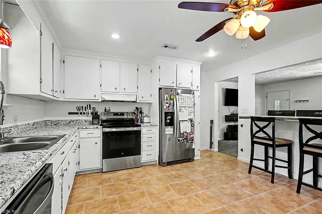 7042 East View RD, HAYES VA 23072 thumb 12