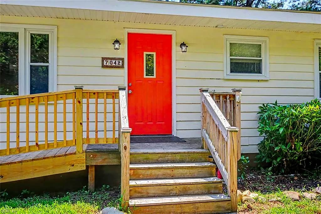 7042 East View RD, HAYES VA 23072 - Photo 4