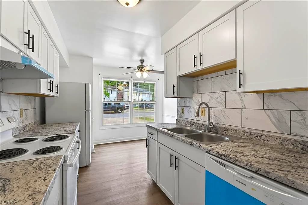 4336 Stafford DR, CHESAPEAKE VA 23321 thumb 8