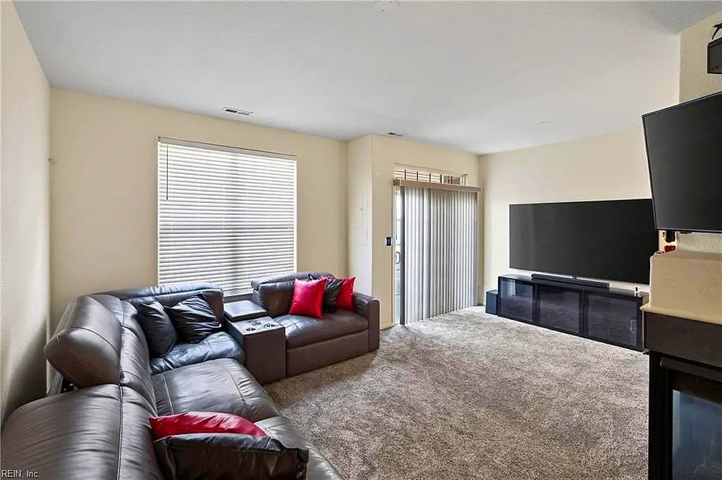 913 Deep Creek RN, CHESAPEAKE VA 23323 - Photo 3