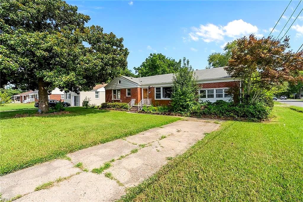 1814 Canterbury RD, HAMPTON VA 23666 - Photo 3
