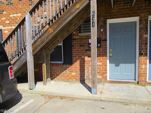 634 W 34th ST #1, NORFOLK VA 23508 - Photo 2
