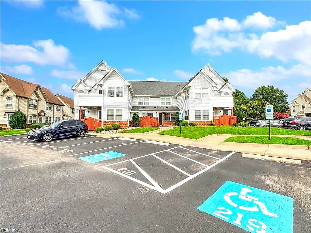 3832 New River RCH #C, PORTSMOUTH VA 23703 - Photo 4