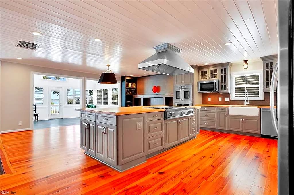 14 Eagle Point RD, HAMPTON VA 23669 - Main photo