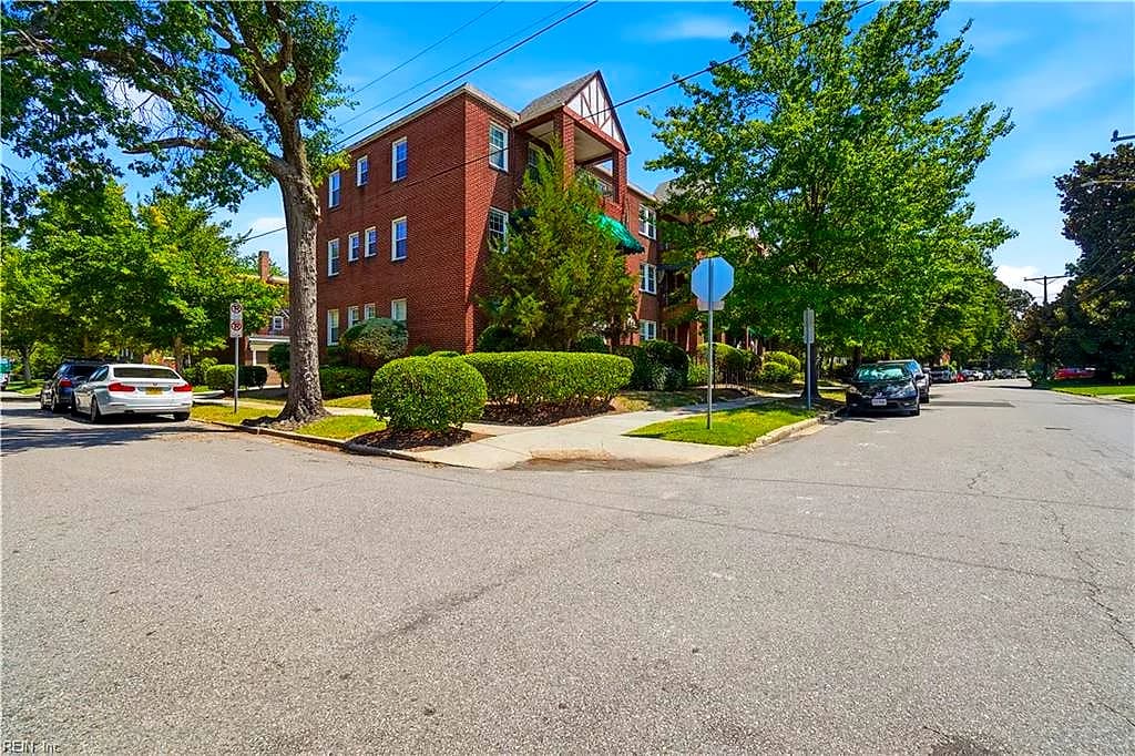940 W Princess Anne RD #A4, NORFOLK VA 23507 - Photo 2