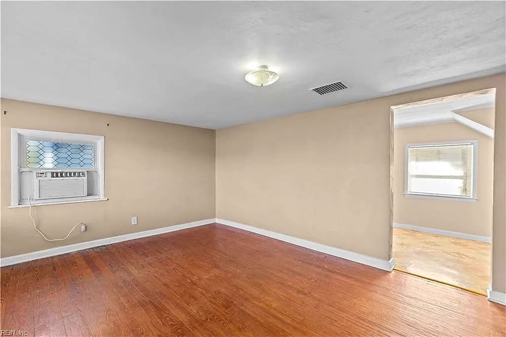 1628 Bradford TER, PORTSMOUTH VA 23704 - Photo 4