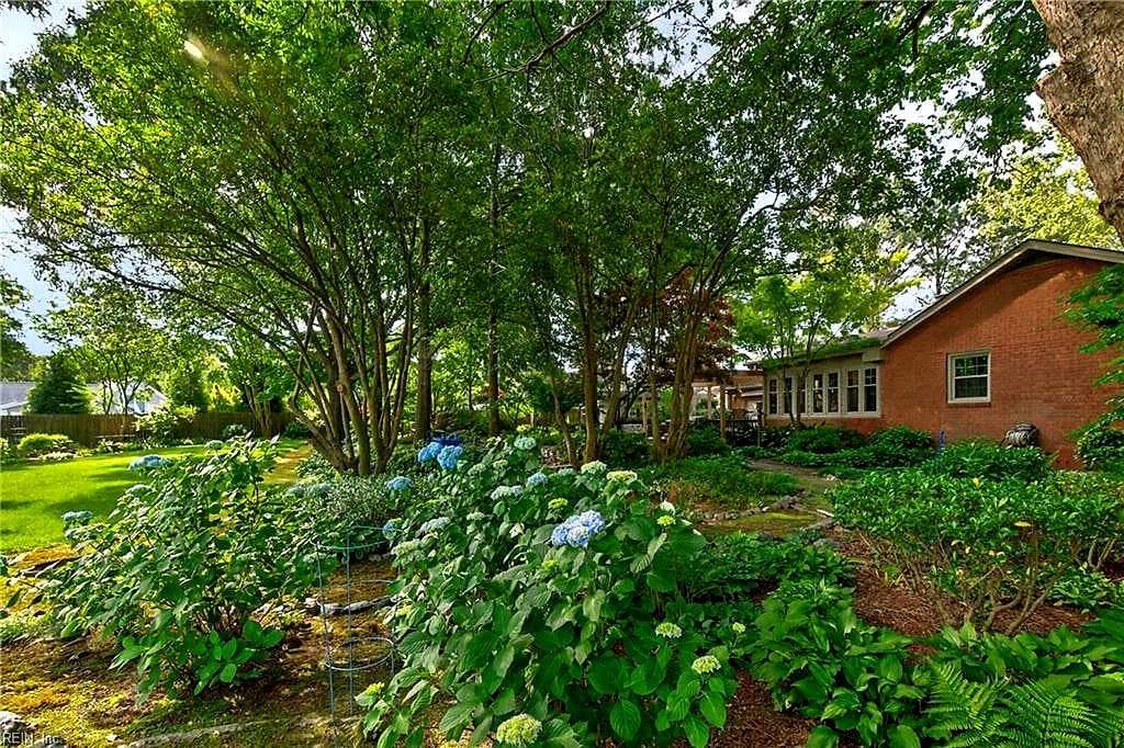 2000 Bay Breeze CT, VIRGINIA BEACH VA 23454 thumb 6