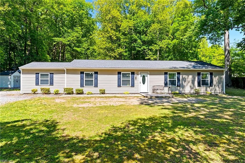 6571 Lake View DR, GLOUCESTER VA 23061 - Photo 3