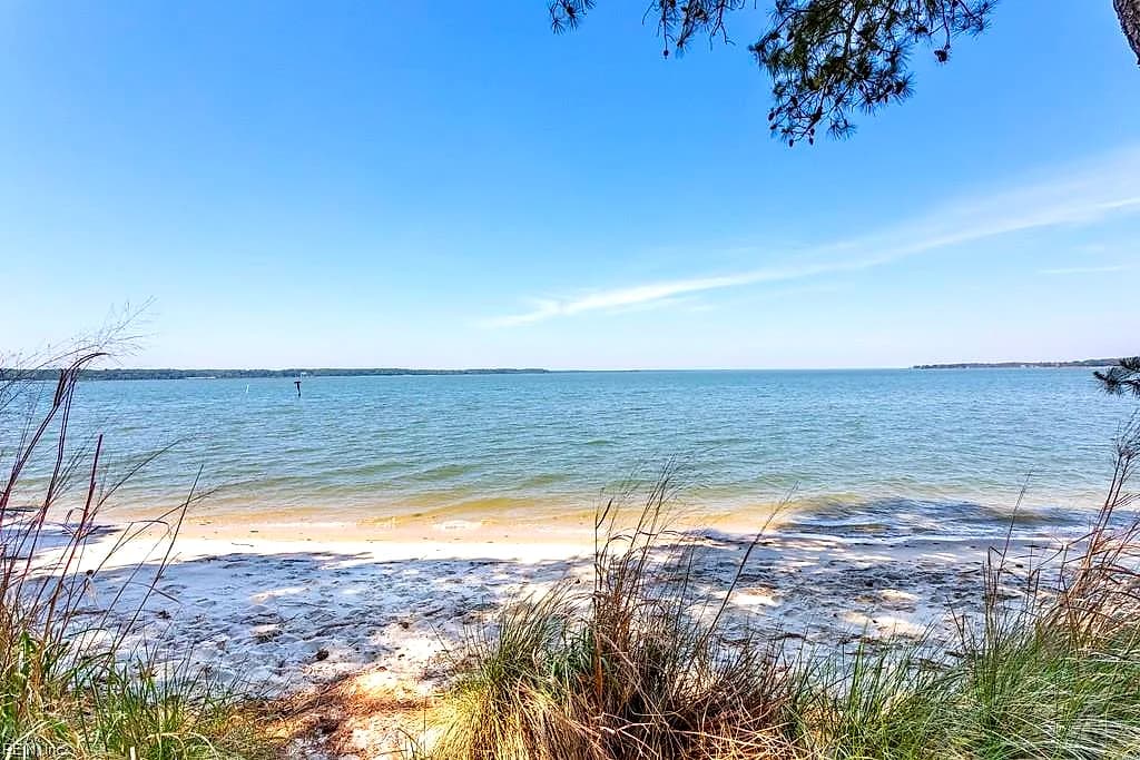 1711 Tyndall Point RD, GLOUCESTER POINT VA 23062 thumb 8