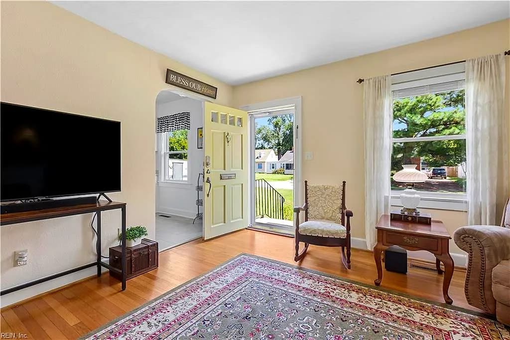 125 Wythe Crescent DR, HAMPTON VA 23661 - Photo 3