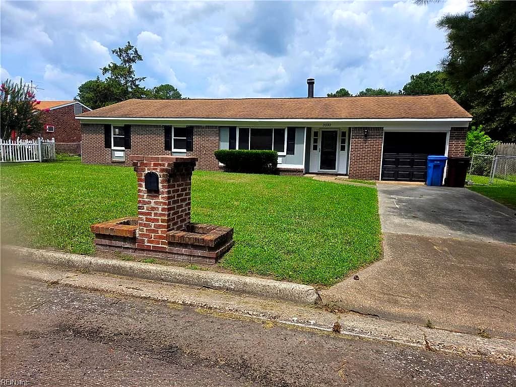3232 Sir Meliot DR, CHESAPEAKE VA 23323 - Photo 2