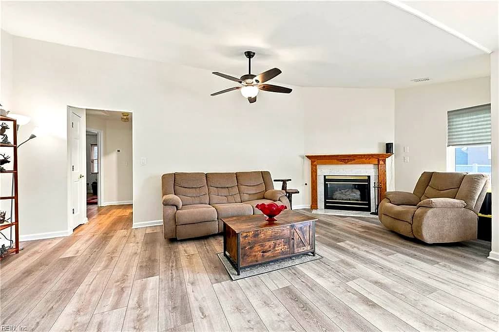 124 Sheffield WAY, NEWPORT NEWS VA 23602 - Photo 3