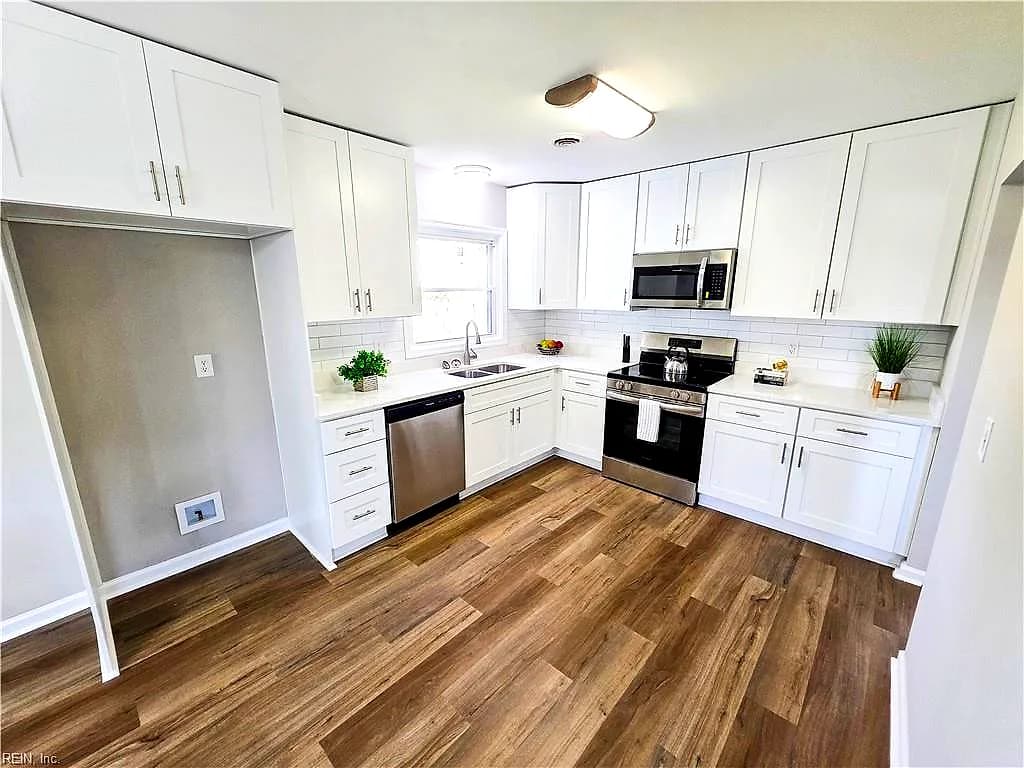 303 Dover RD, HAMPTON VA 23666 - Photo 3