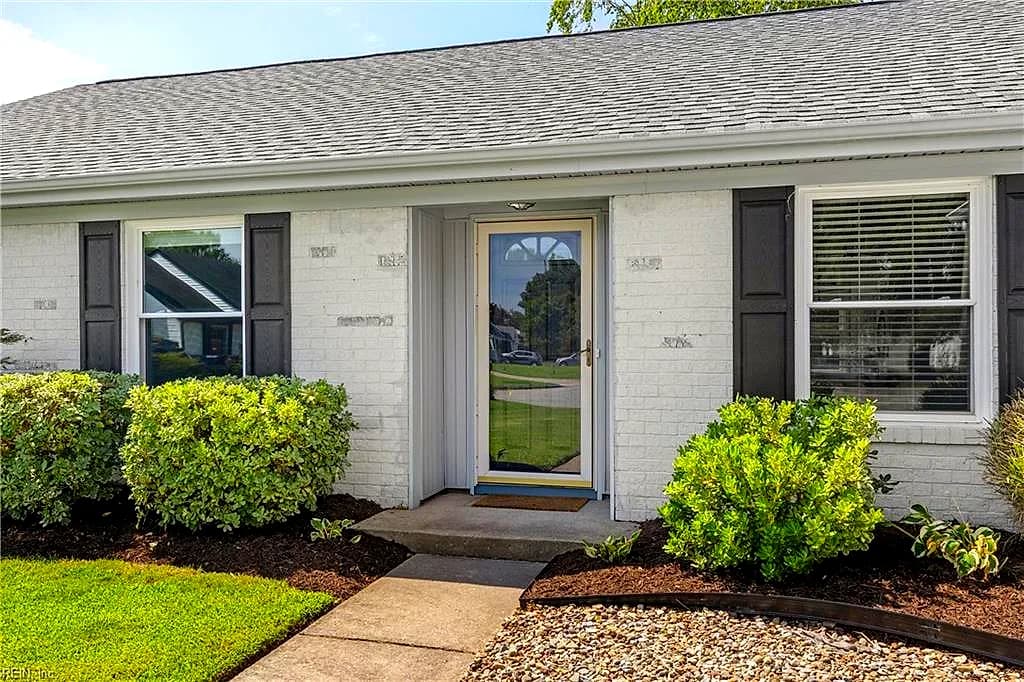 2516 Brigstock CT, VIRGINIA BEACH VA 23454 - Photo 3