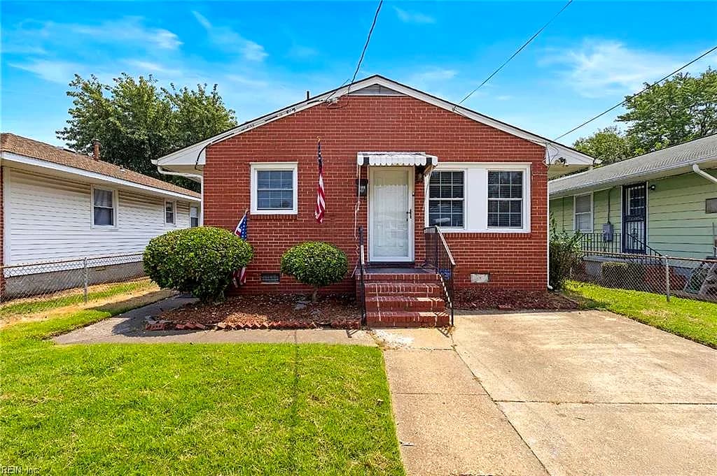 906 37th ST, NEWPORT NEWS VA 23607 - Main photo