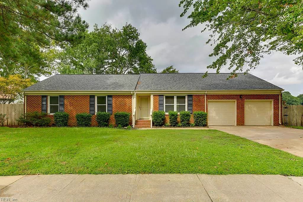 2637 N Elizabeth Harbor DR, CHESAPEAKE VA 23321 - Photo 2