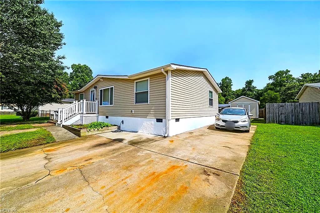 103 Tall Pine CIR, YORKTOWN VA 23693 - Photo 4