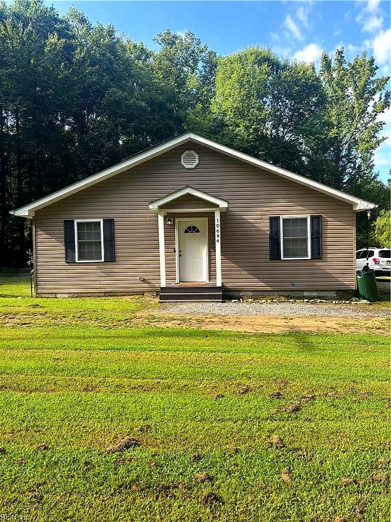 10664 Magnet DR, SMITHFIELD VA 23430 - Main photo