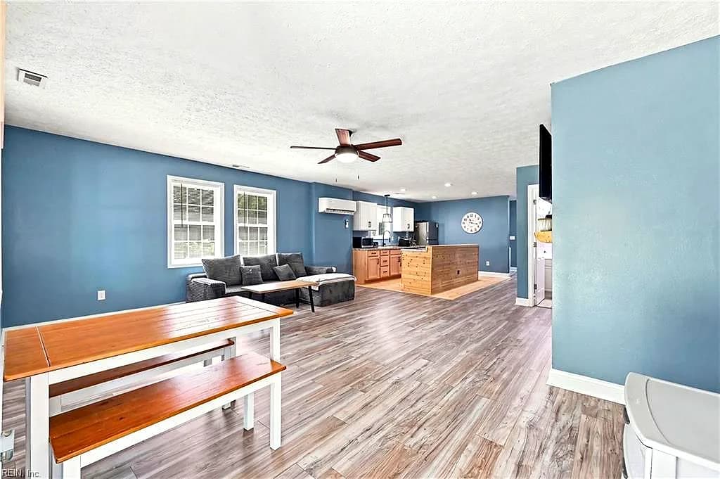 10664 Magnet DR, SMITHFIELD VA 23430 - Photo 5