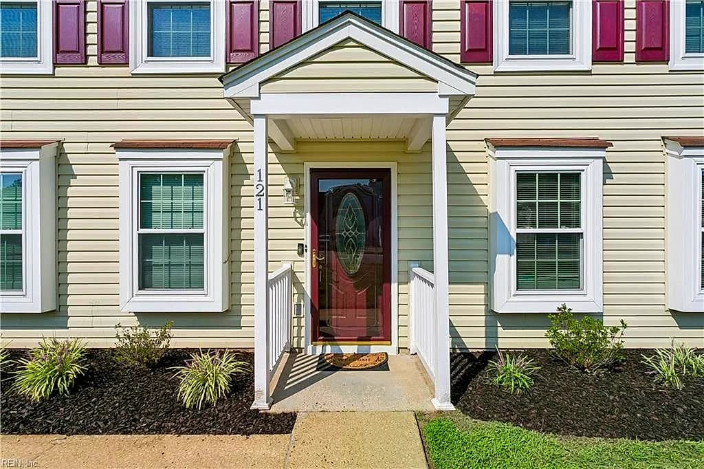 121 Springdale WAY, HAMPTON VA 23666 - Photo 4