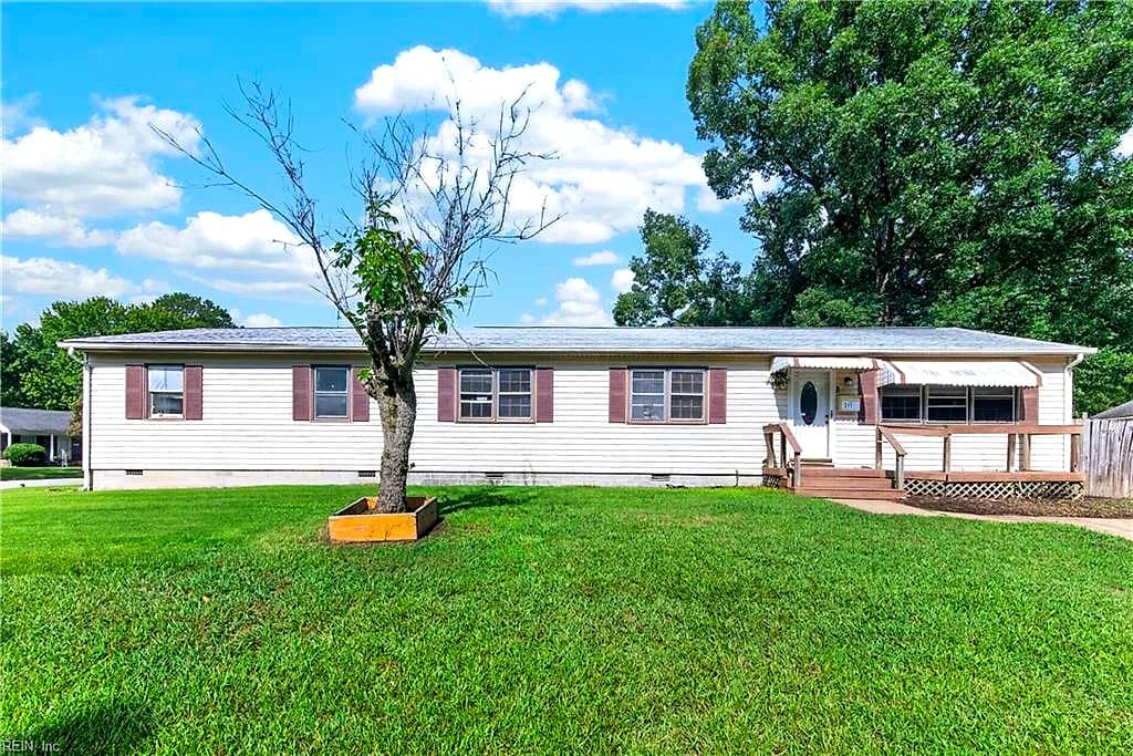 211 Mona DR, NEWPORT NEWS VA 23608 - Main photo