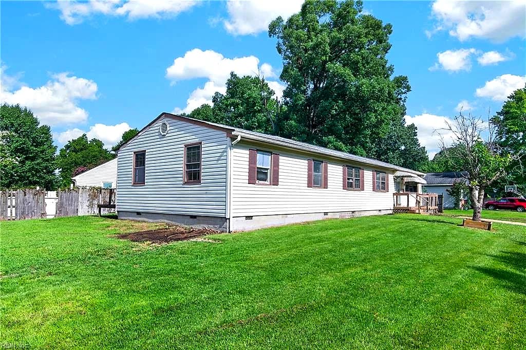 211 Mona DR, NEWPORT NEWS VA 23608 - Photo 3
